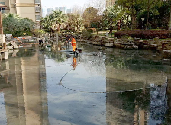 龙南景观池淤泥清理