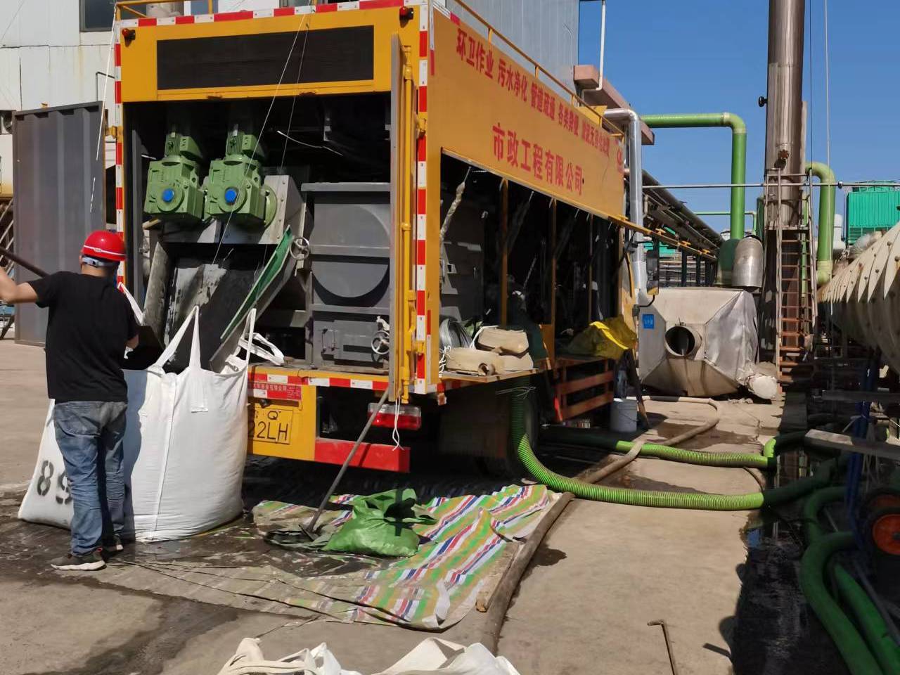 龙南淤泥压干处理